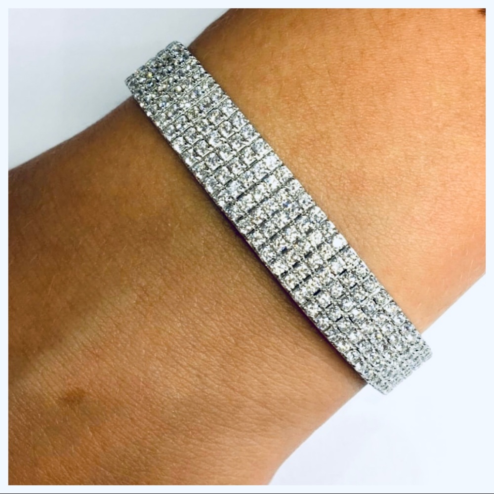 Chic Fashionable faux diamonds stretch bracelet